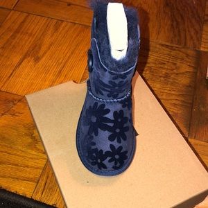 Brand new kids ugg boots size 7